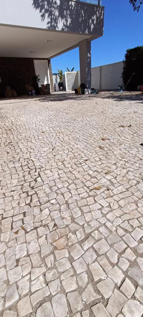 Limpeza de Pedra Portuguesa