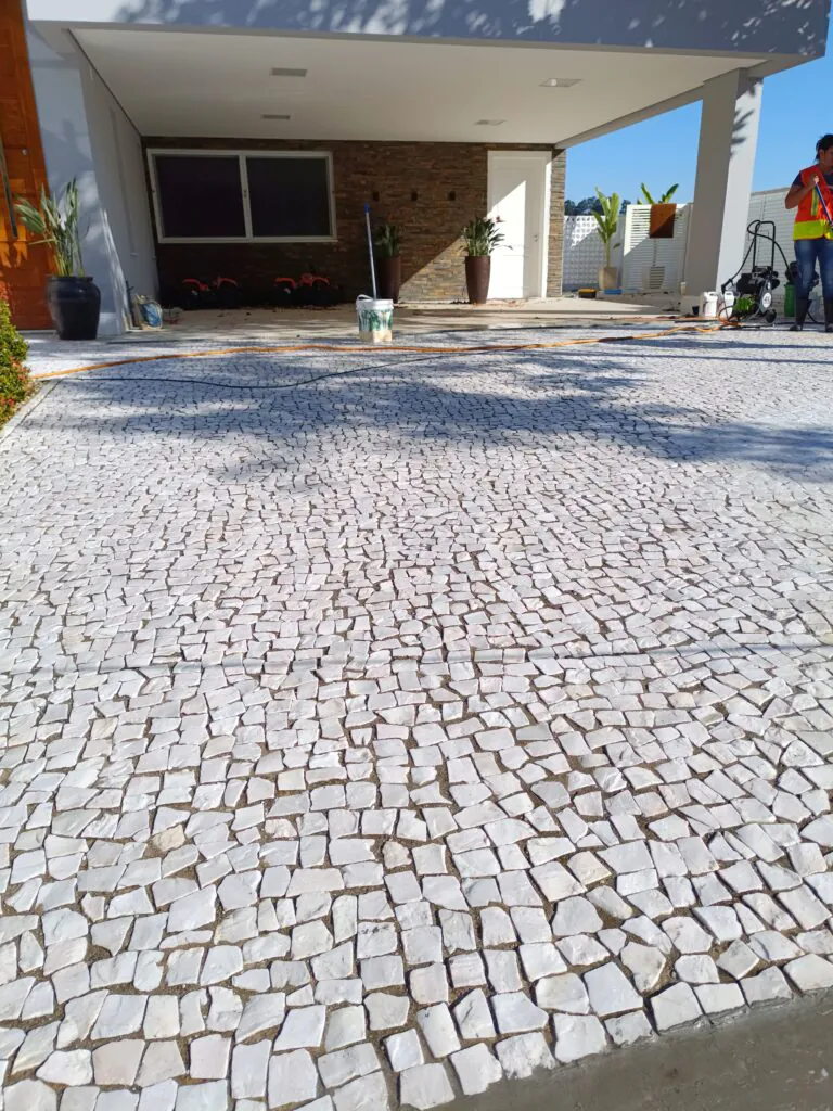 Limpeza de Pedra Portuguesa