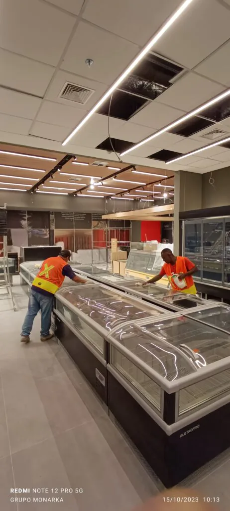 Limpeza pós obra em lojas de shopping